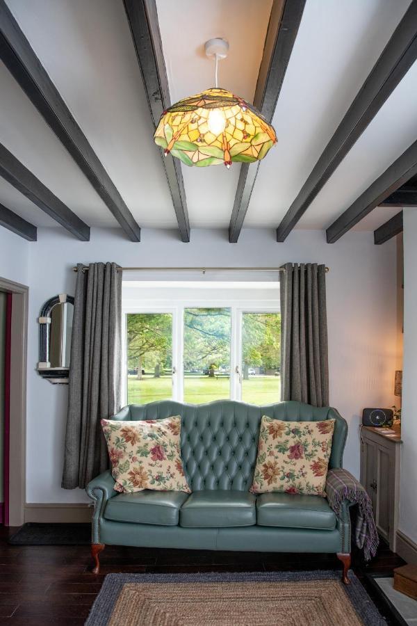 Work And Relax - Fast Wifi, Fireplace & Near Pub Newton Aycliffe Exterior foto